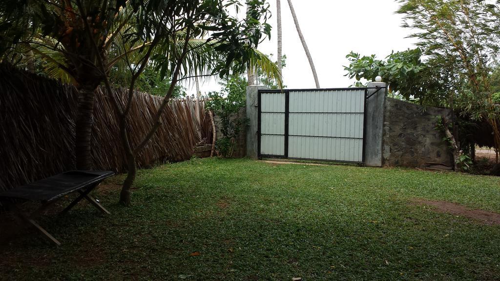 Yaye Guest House Tissamaharama Exterior photo